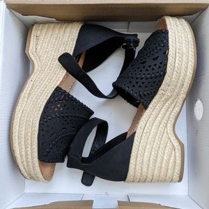 Indigo Rd Black Platform Sandals Size 9.5